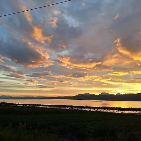 Privat Pa Gard Med Badstue Og Nordlys Narvik